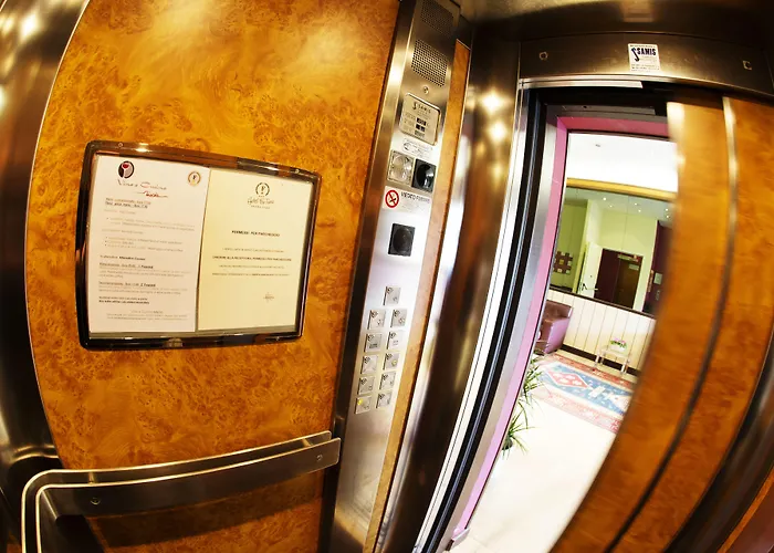 福尔图纳酒店 3* 安科纳