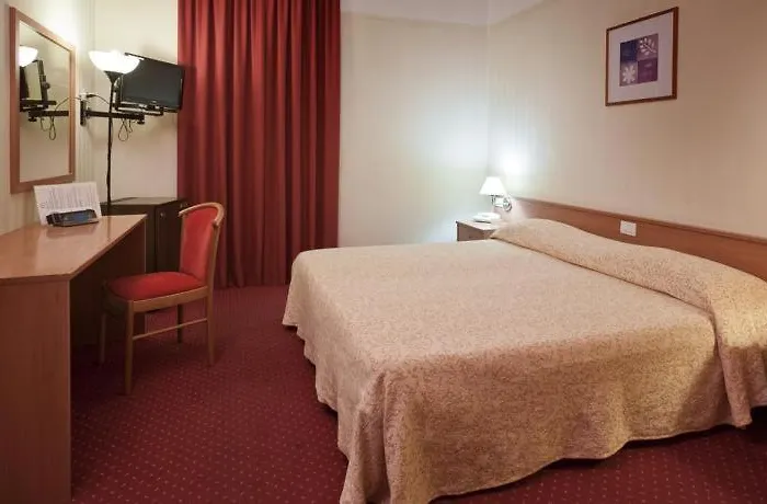 福尔图纳酒店 酒店