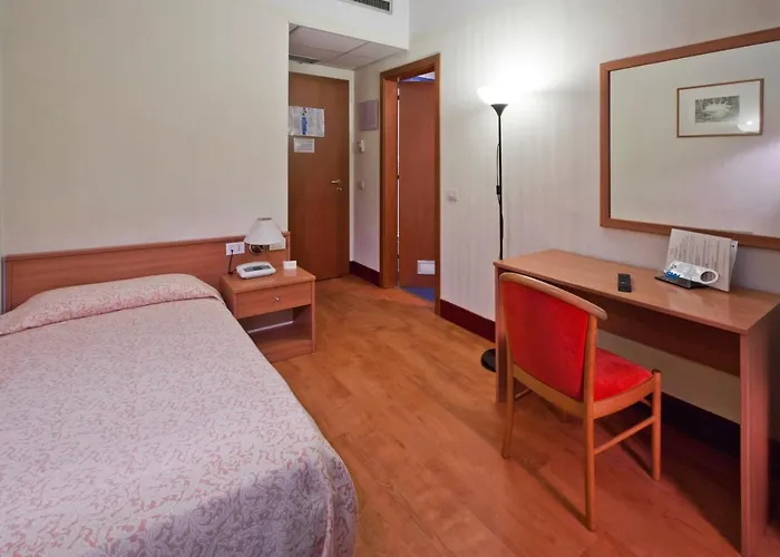 福尔图纳酒店 酒店